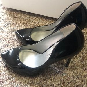 Jessica Simpson pump